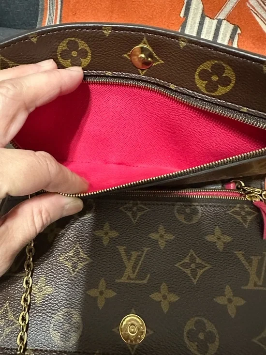 LOUIS VUITTON ❤️🌟UB0188 MONOGRAM TRUNKS COLLECTION POCHETTE WOC ⭐️ - Picture 9 of 11